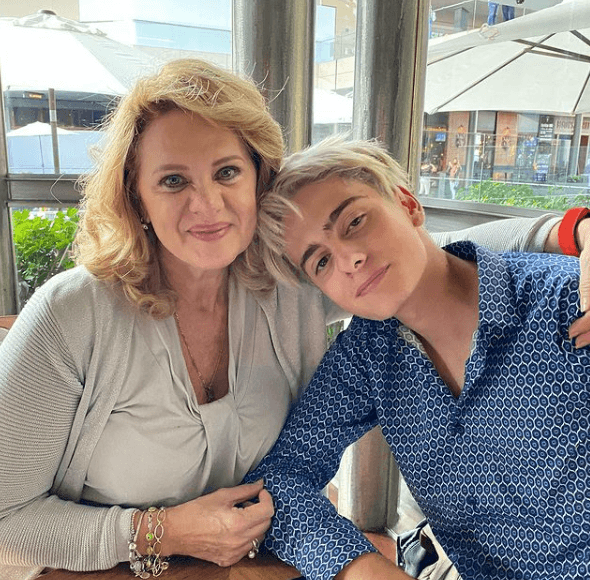 "El milagro más importante fue cuando yo le pedí que yo quería tener un hijo y me mandó un niño hermoso", dijo en una entrevista con el periodista Edén Dorantes acerca de Nicolás, su único hijo, y quien actualmente tiene 15 años.