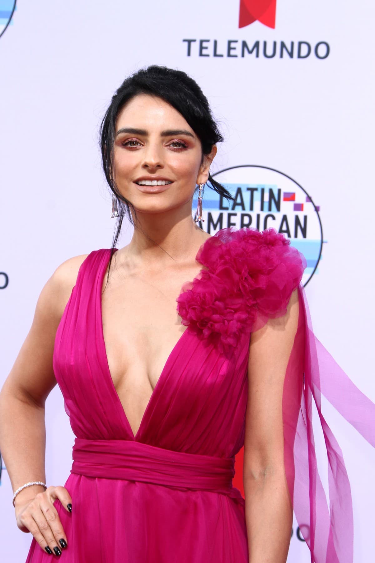 Aislinn Derbez presume encuentro con exnovio tras anunciar soltería