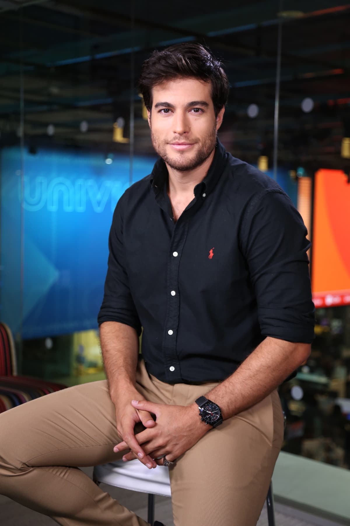 Danilo Carrera tiene un hermano que es actor de telenovelas y pocos lo conocen