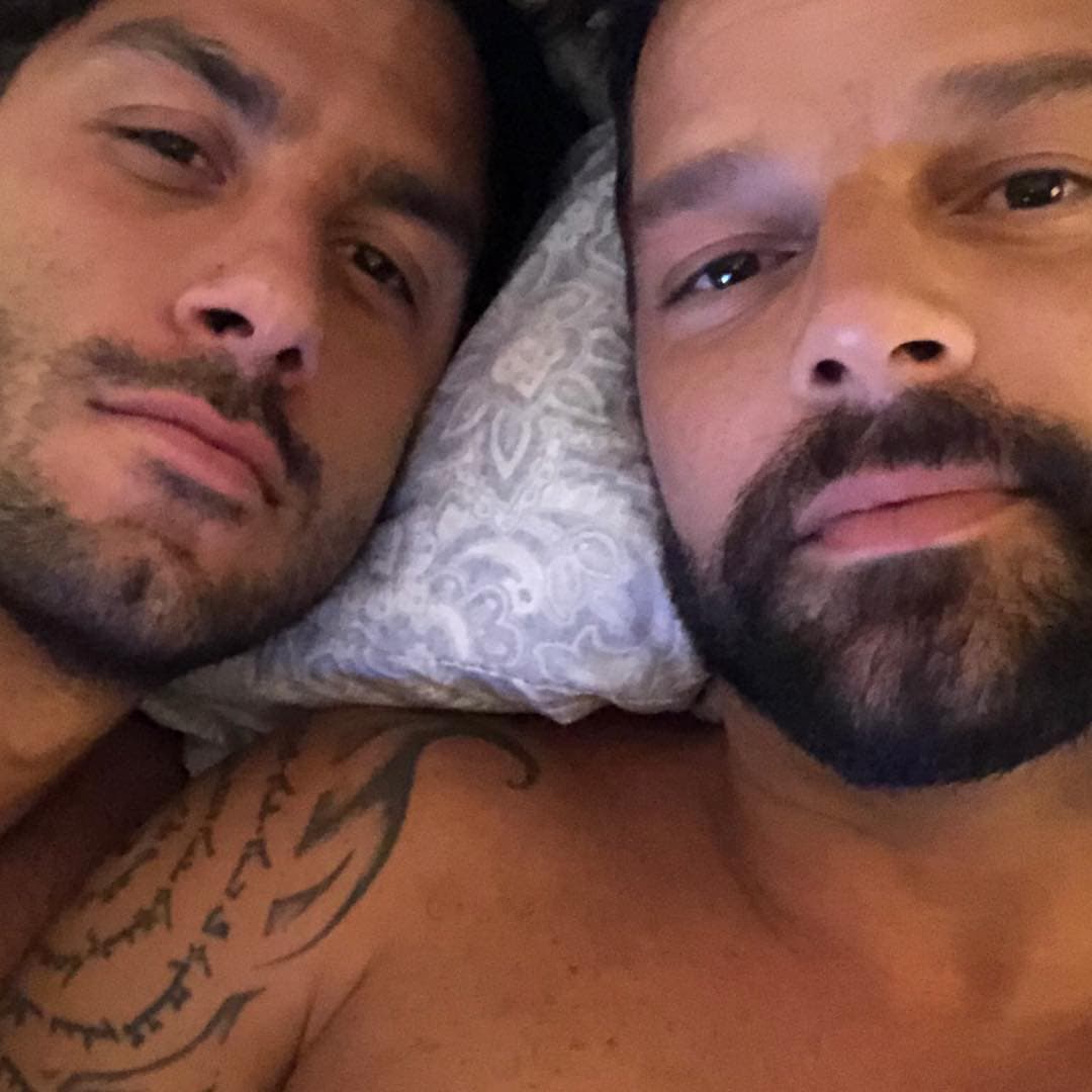 Su cuenta de Instagram ha sido testigo de las noches de insomnio que pasan atendiendo a la pequeña. 'Dos padres exahustos", escribió Martin.