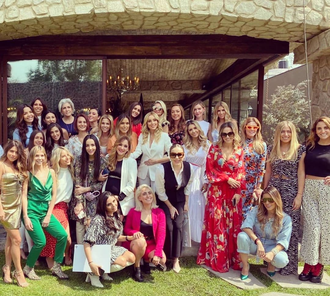 Las fotografías del baby shower de Sherlyn consiguieron miles de ‘Me gusta’ y cientos de mensajes, en los que sus fans destacaron lo hermosa que se ve con sus siete meses de embarazo.