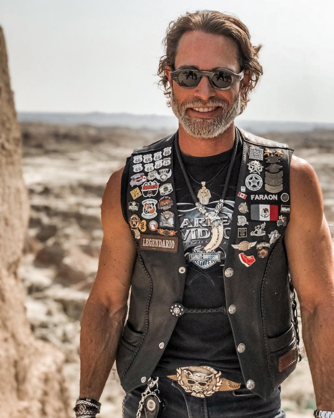 El argentino presumió en todo momento su look