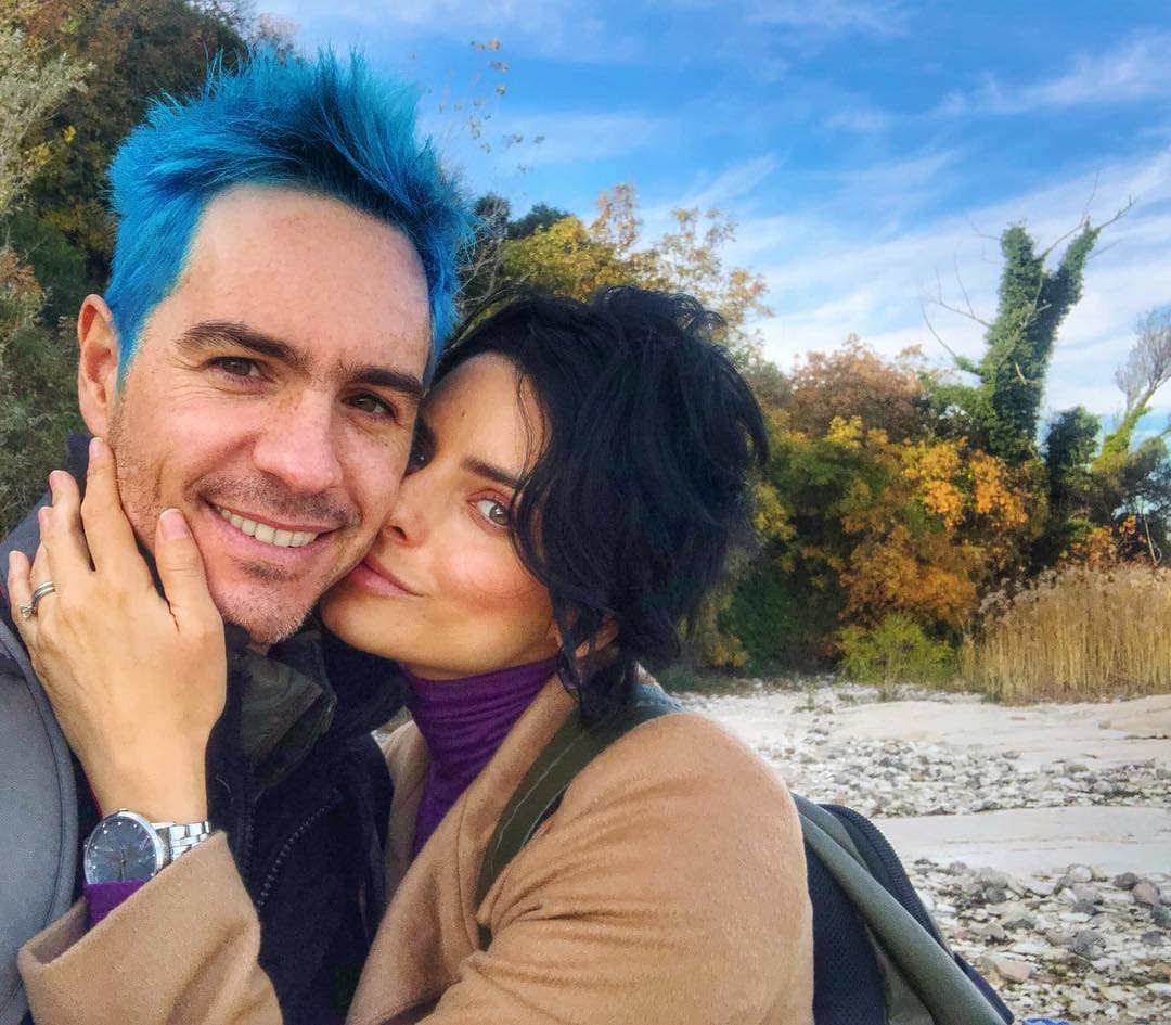 Aislinn Derbez también destacó: “Ya te estamos esperando con muchísimo amor y estoy muy emocionada de vivir esto por primera vez... Te amo tanto”.