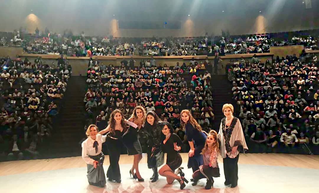 Las actrices están de gira con la puesta en escena