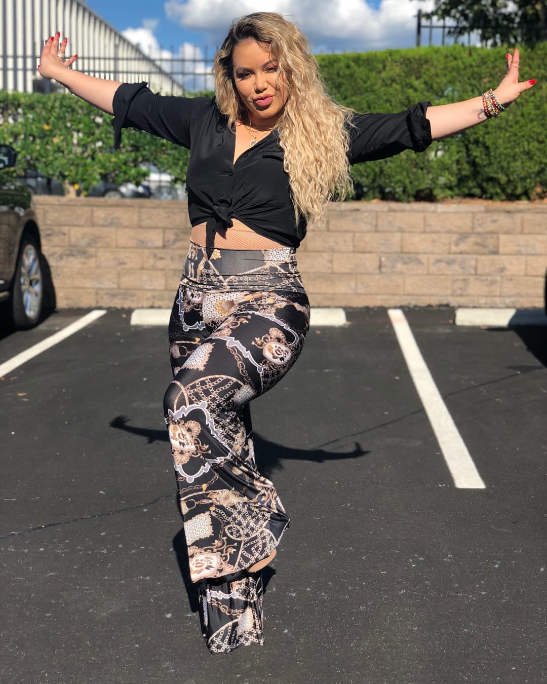 Integrante de la familia Rivera afirma que Chiquis Rivera no sabe cantar