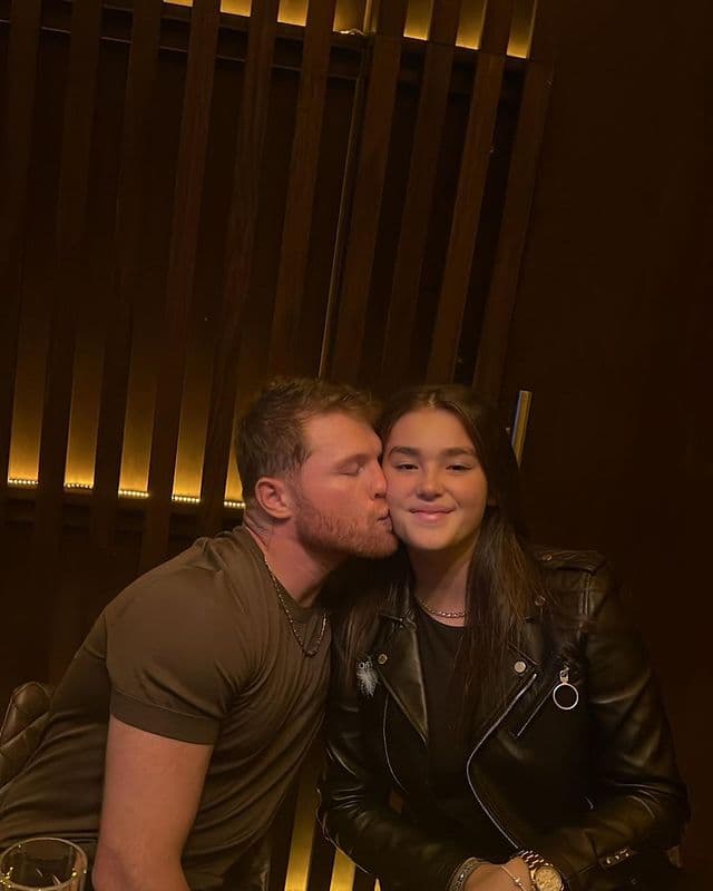 Los 3 vestidos con los que la hija de Canelo Álvarez deslumbró en sus XV años