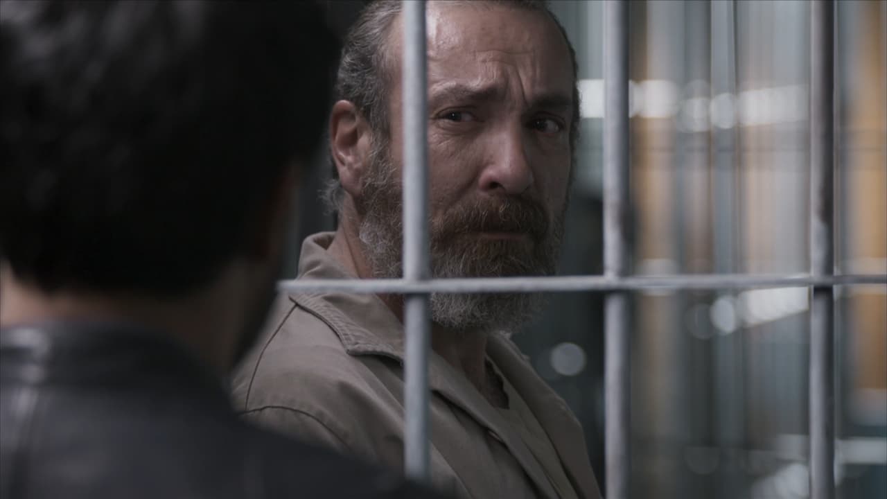 'Leonardo' visita a 'José Luis' en prisión para decirle que el sí es un asesino pues mandó matar a 'Reynaldo Ferrer' para inculpar a 'Teresa'.