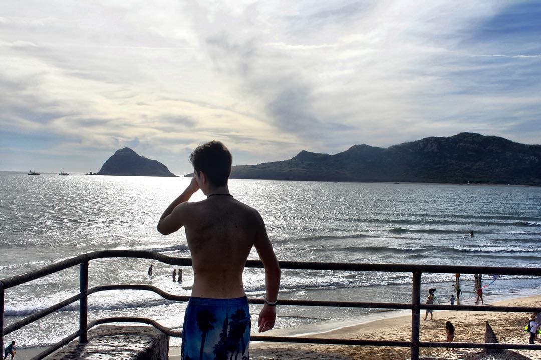 Y es que a pesar de que lo negaron, ambos jóvenes compartían tiernas fotografías en redes sociales