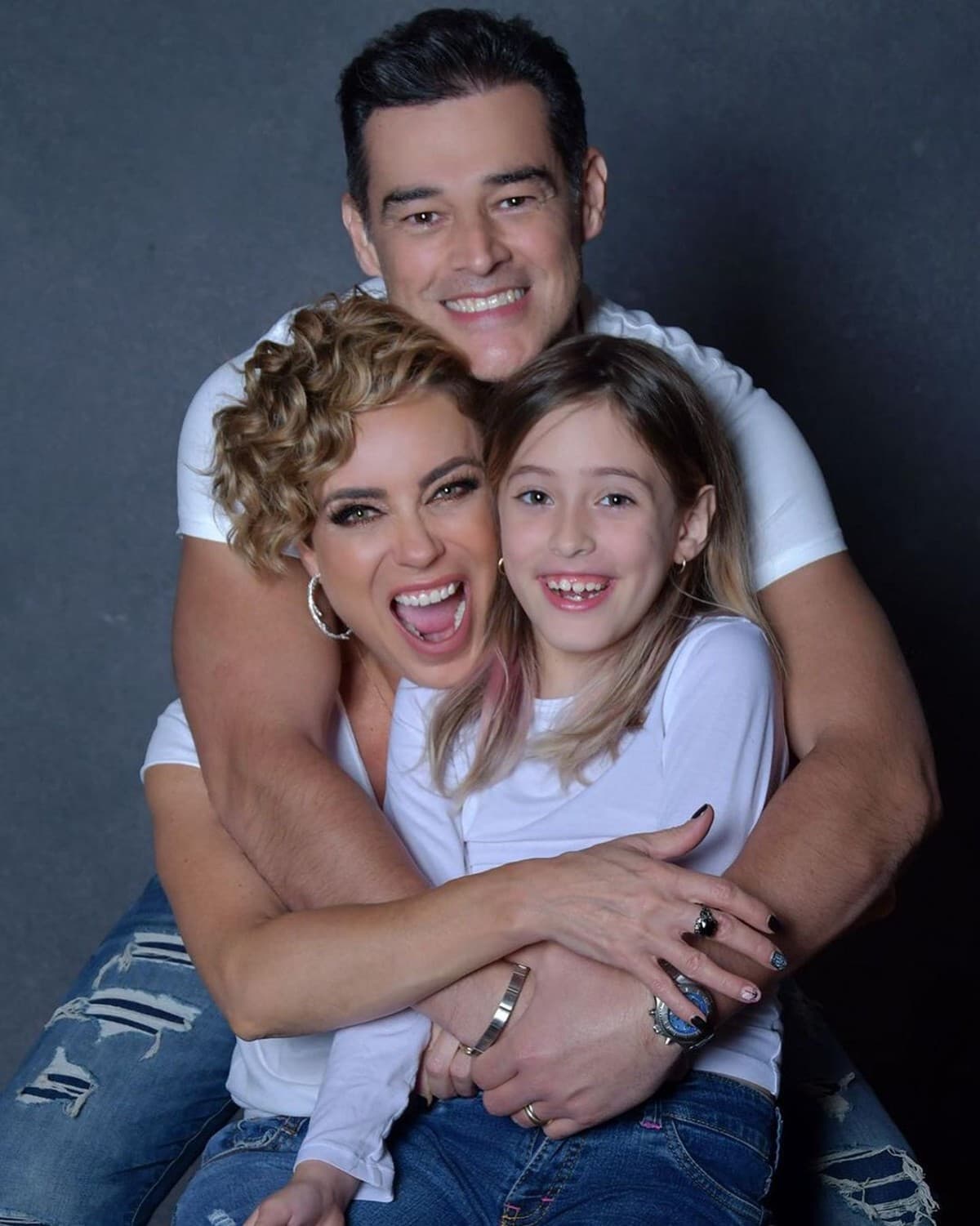 Hija de Carmen Muñoz y Juan Ángel Esparza debuta como actriz de telenovelas