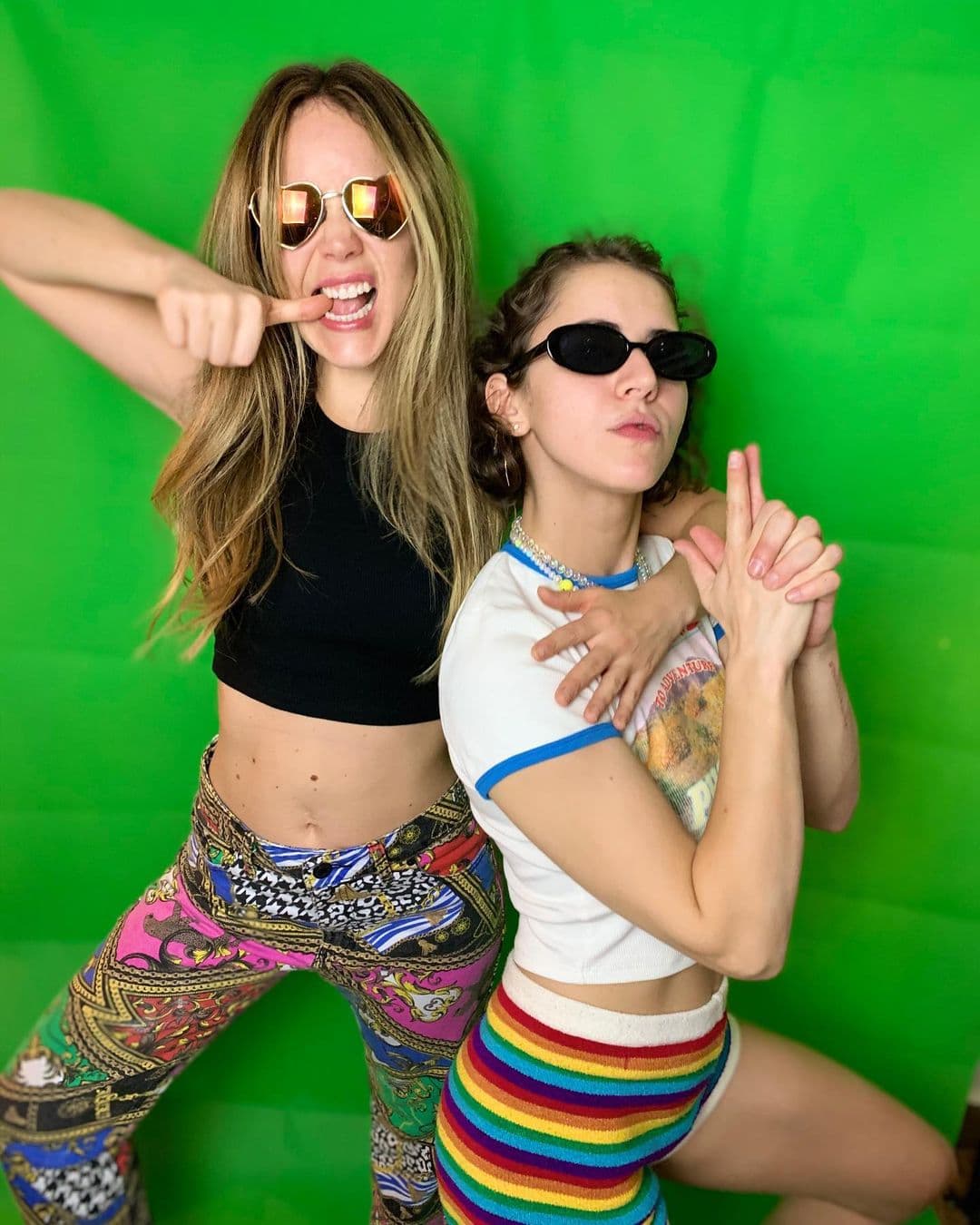 Tessa Ía ha forjado una exitosa e importante carrera en el mundo del espectáculo, pues además de actriz, ha demostrado que otra de sus grandes pasiones es la música. Conoce a la guapa hermana de Camila Sodi e hija de Nailea Norvind que se está robando toda la atención tras desatar rumores de romance con una mujer.