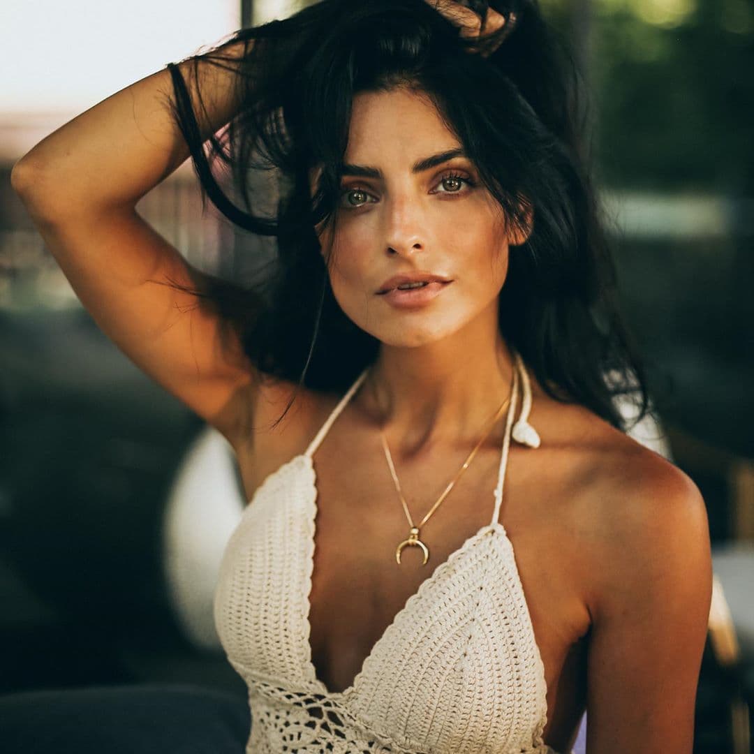 Aislinn Derbez impacta con foto de abdomen plano y fans reaccionan: ‘Qué chulada de mujer’
