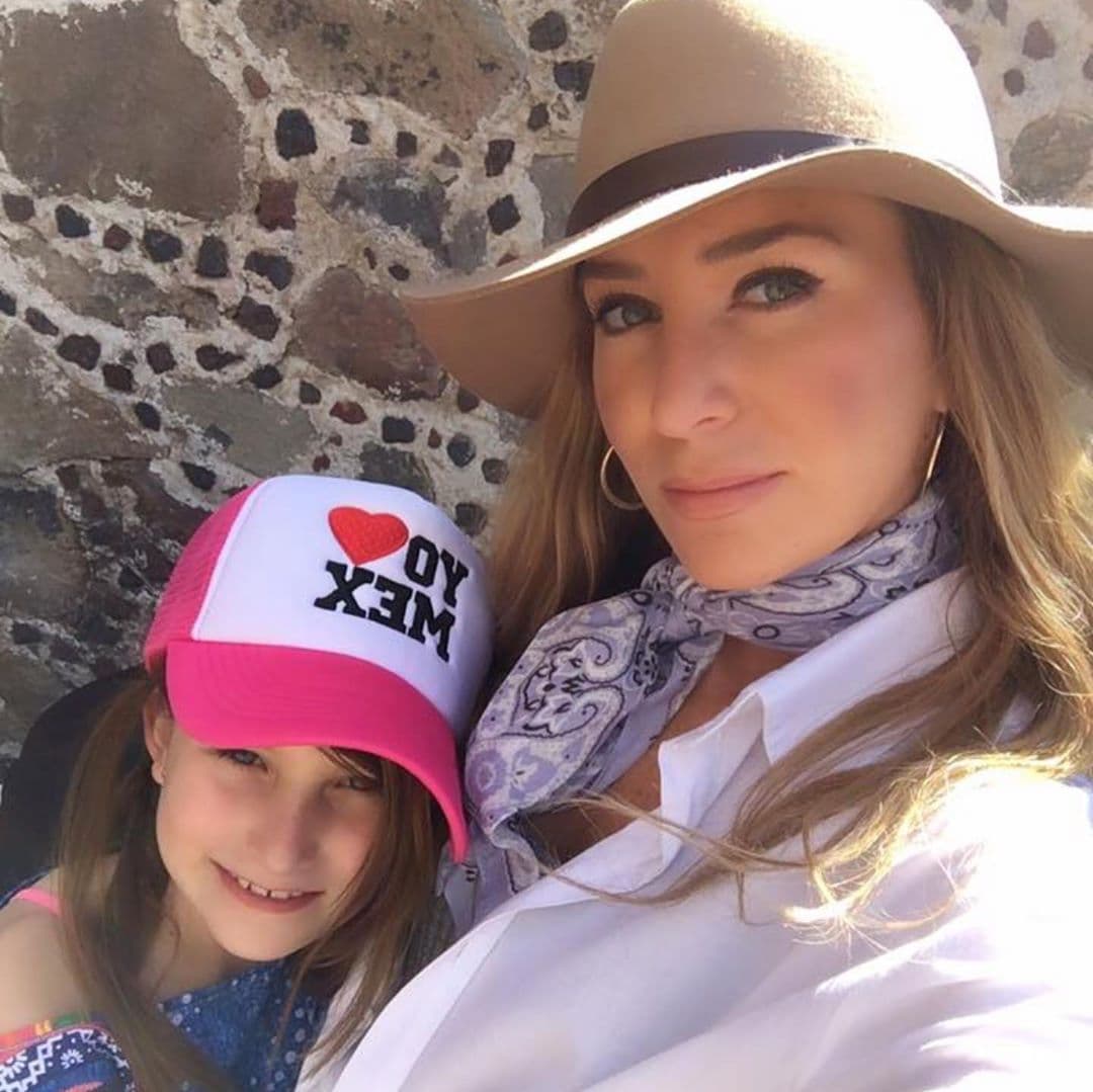 Los seguidores de Geraldine Bazán y de su primogénita, quien pronto debutará en la actuación al lado de su madre, la felicitaron por sus palabras y sobre todo por valorar la gran mamá que tiene. Aunque la actriz no comentó la publicación, sí viajó a Miami al lado de sus dos hijas para celebrar un año más de vida.