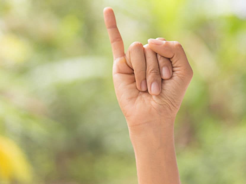 El dedo meñique está asociado con la ansiedad, la apatía, el cansancio y la fatiga. El corazón, los intestinos y los huesos.