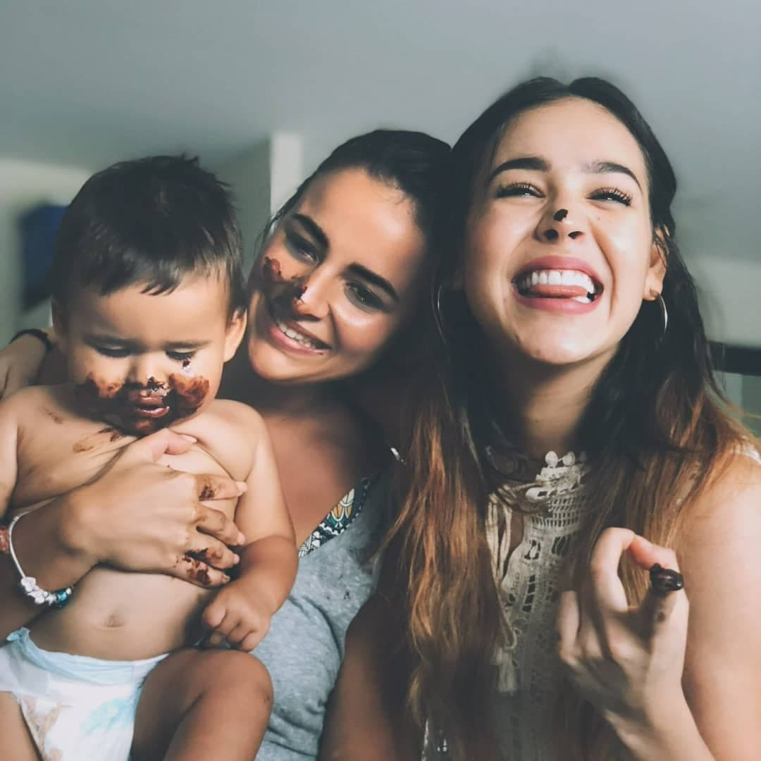 Vania posee una sexy figura a pesar de ser madre de un hermoso niño, Danna Paola es la tía más feliz del mundo al pasar tiempo con su pequeño sobrino.
