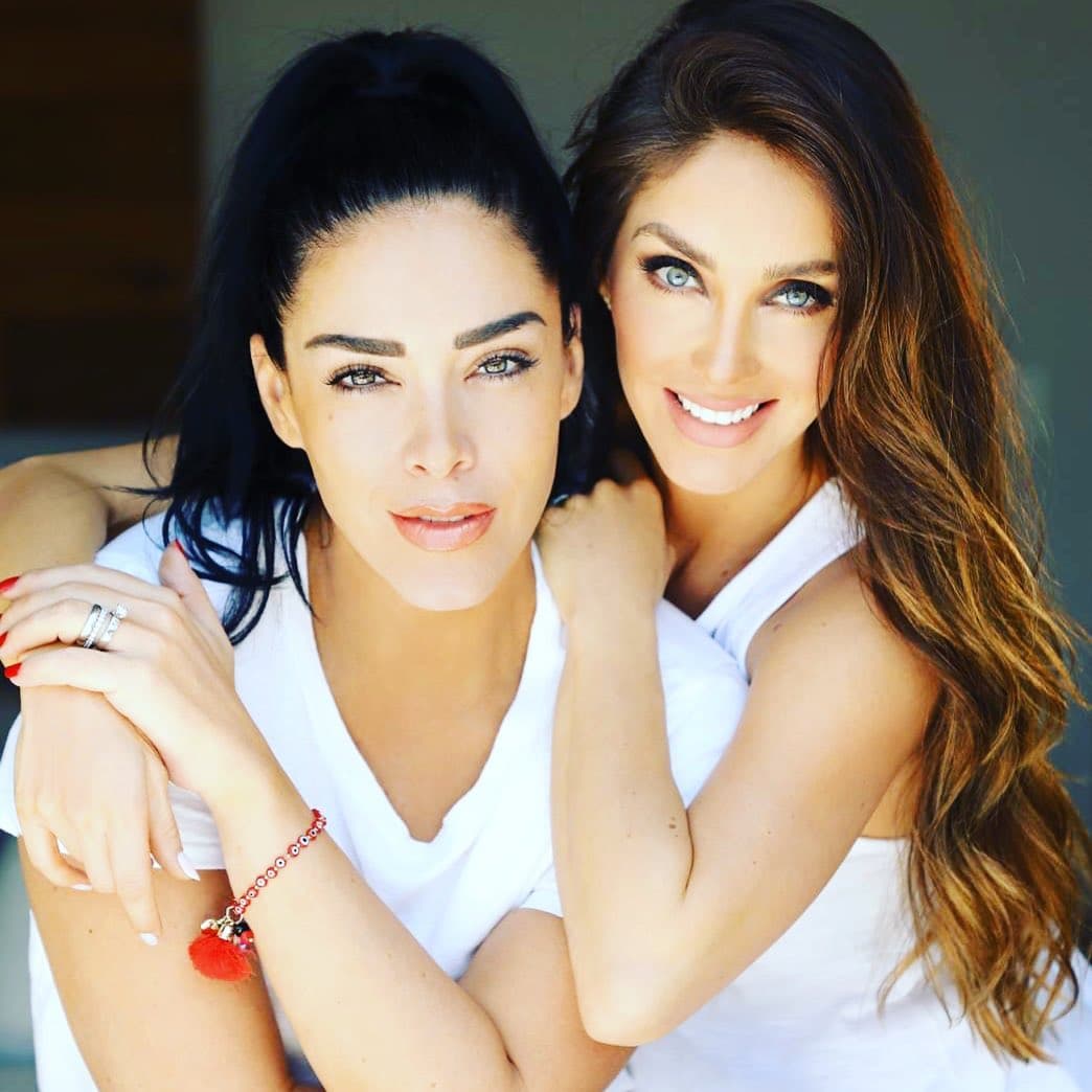 Marichelo es hermana de Anahí. Ambas comenzaron su carrera siendo tan solo unas niñas; sin embargo, la esposa de Jorge D’Alessio se alejó del espectáculo para dedicarse a su familia y en los últimos años llamó la atención por su transformación física.