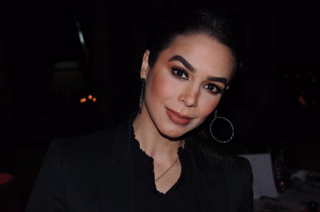 Biby Gaytán presume la belleza de sus hijos con retrato familiar