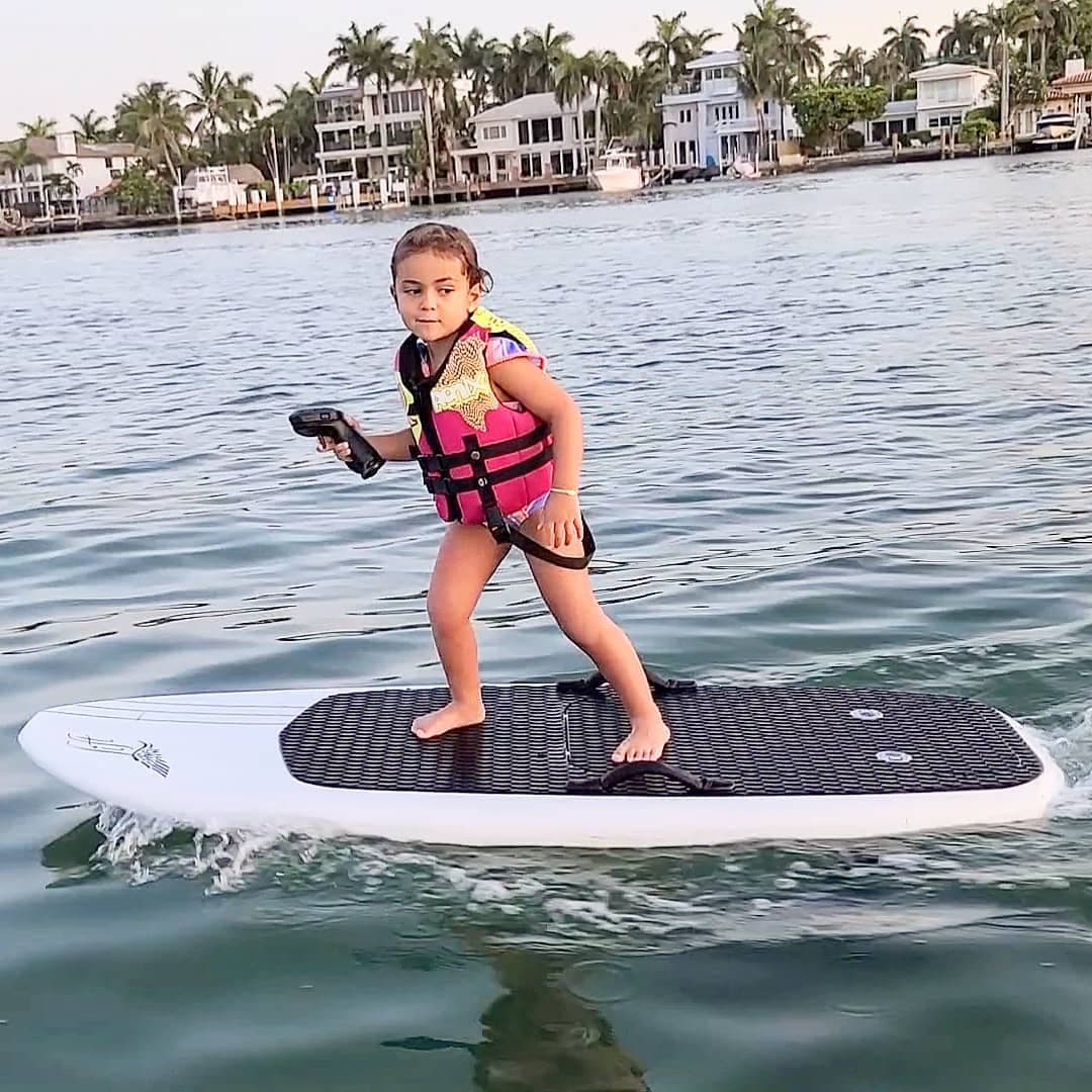 Mientras que Renata dio cátedra de lo que es dominar a la perfección todo tipo de deporte extremo acuático.