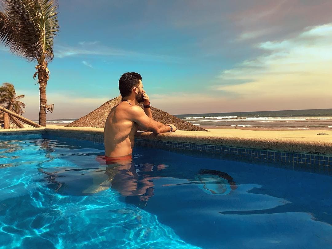 También ganó en la cuarta temporada del programa Bailando por un sueño junto a Montserrat Yescas, su compañera de baile. (2017)