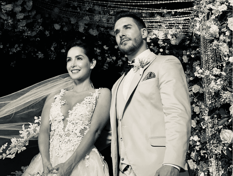 Diseñador de los vestidos de novia de Carmen Villalobos cuenta cómo ideó y creó las prendas