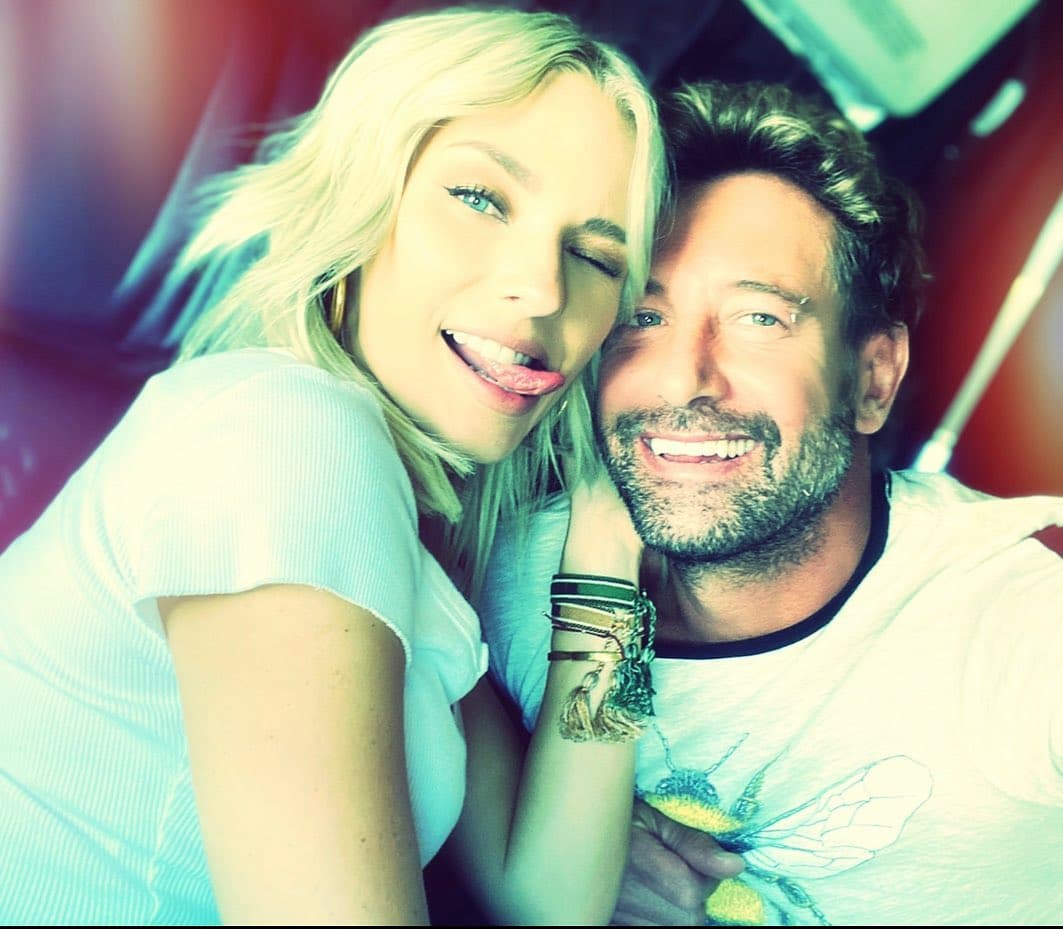 Desde que inició el confinamiento voluntario a causa de la pandemia de Covid-19, Gabriel Soto e Irina Baeva decidieron trasladarse a su casa en Acapulco, lugar desde donde comparten algunas imágenes de su día a día.