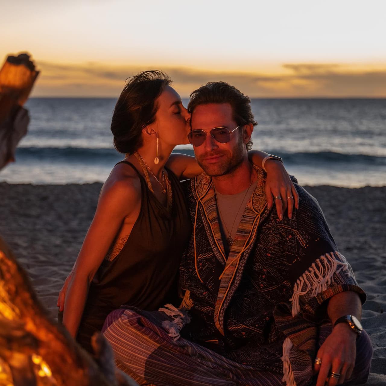 La pareja se dejó ver más enamorada que nunca desde España.
