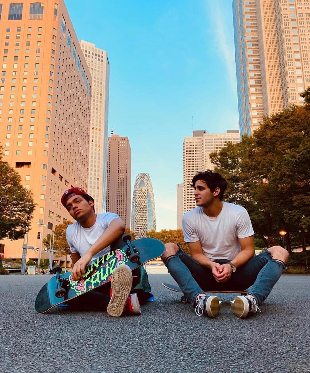 ¡Par de guapos! Víctor Varona y Mauricio Abad.