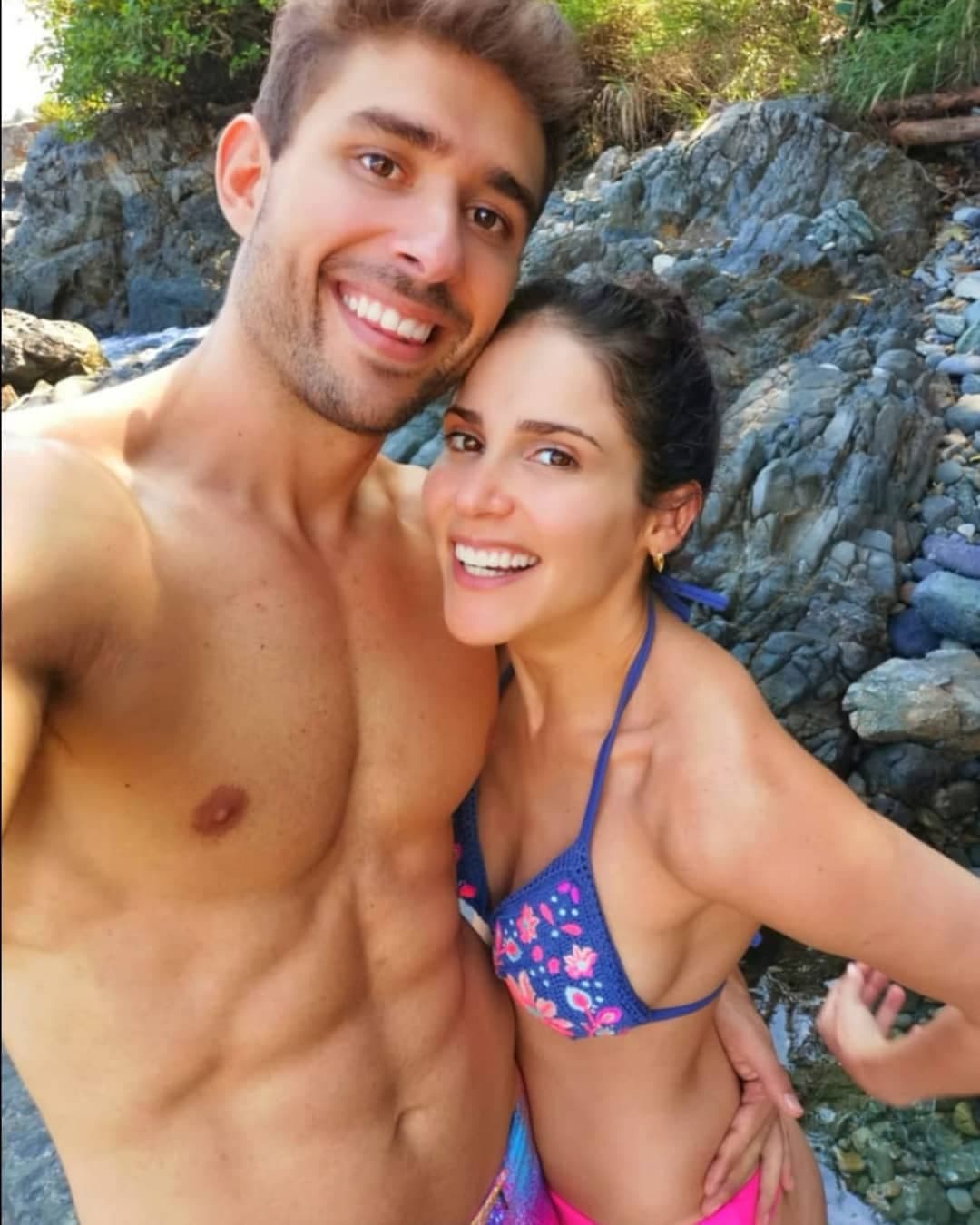 Tanto Eva Cedeño como Fernanda Castillo son grandes actrices y han mostrado su talento en proyectos televisivos; sin embargo, las actrices no solo comparten la pasión por la actuación, también son familia y es que Pablo, hermano de Castillo, conquistó desde hace poco más de un año a la hoy protagonista de ‘Te doy la vida’.