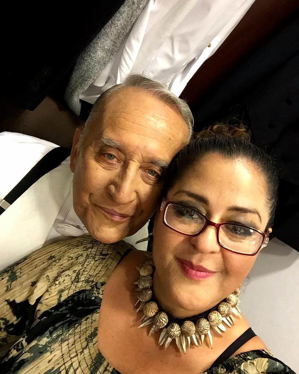 Hijo de Patricio Castillo desmiente en pleno funeral a viuda: “No se casó nunca con Patricio”