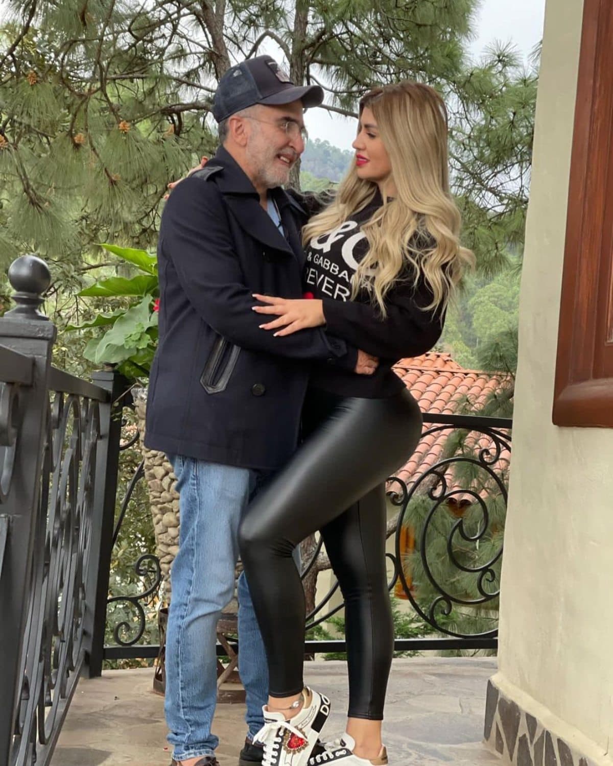 Aunque en abril pasado se rumoró que podrían haber terminado su relación, la empresaria lo negó rotundamente y afirmó que no los habían visto juntos porque cada uno estaba concentrado en sus proyectos laborales.