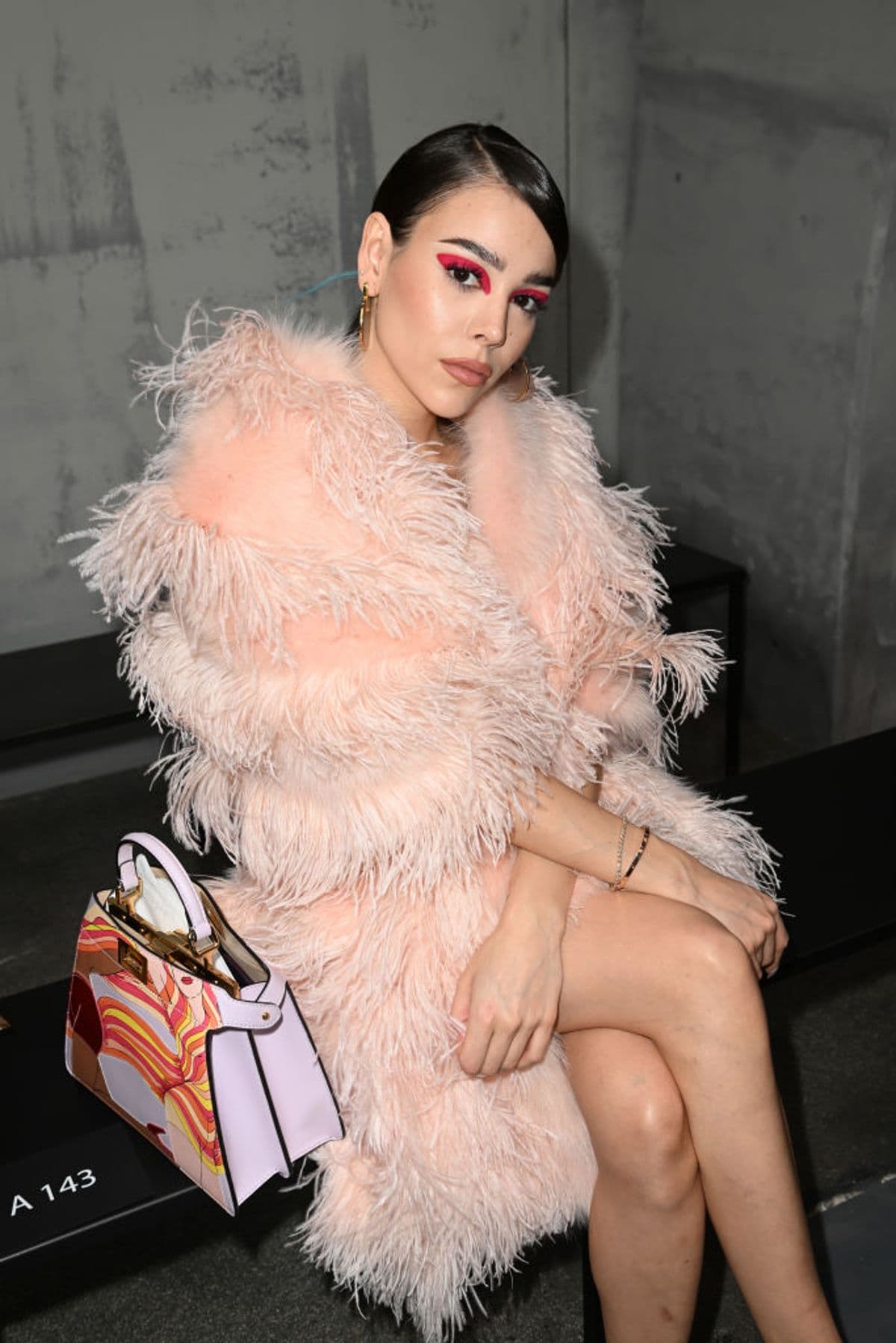 Danna Paola impacta en el desfile de Fendi.