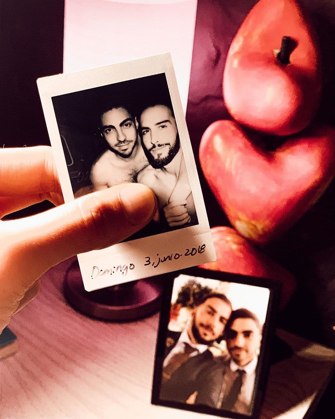 La historia de amor entre Roberto Carlo y Rubén Kuri inició en 2018. Sin embargo fue en enero de 2020 cuando ambos decidieron hacer pública su relación con una fotografía de su último viaje a París.