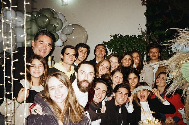 Eduardo Santamarina robó cámara en el festejo de cumpleaños de la hija de Mayrín Villanueva.