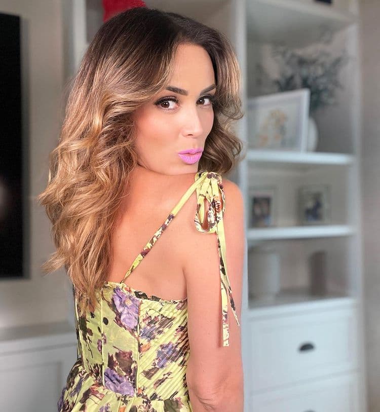 Jacky Bracamontes conmueve al aparecer por fin con el nuevo integrante de su familia en brazos
