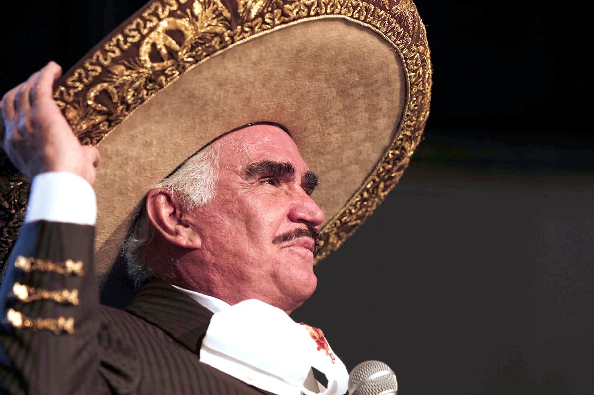 Vicente Férnandez responde favorablemente