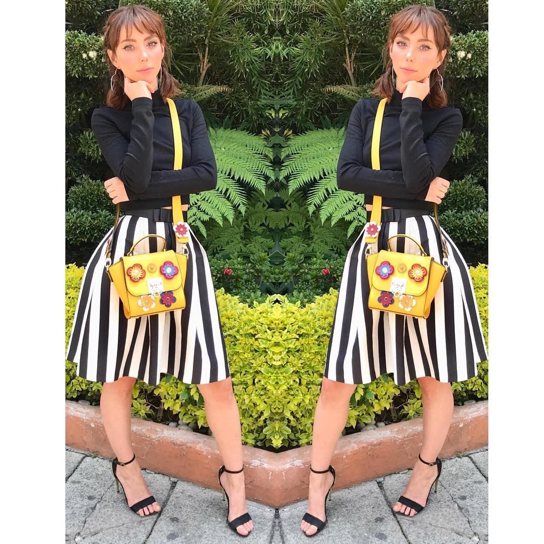 A Natalia le gusta arriesgar con colores y estampados vivos.