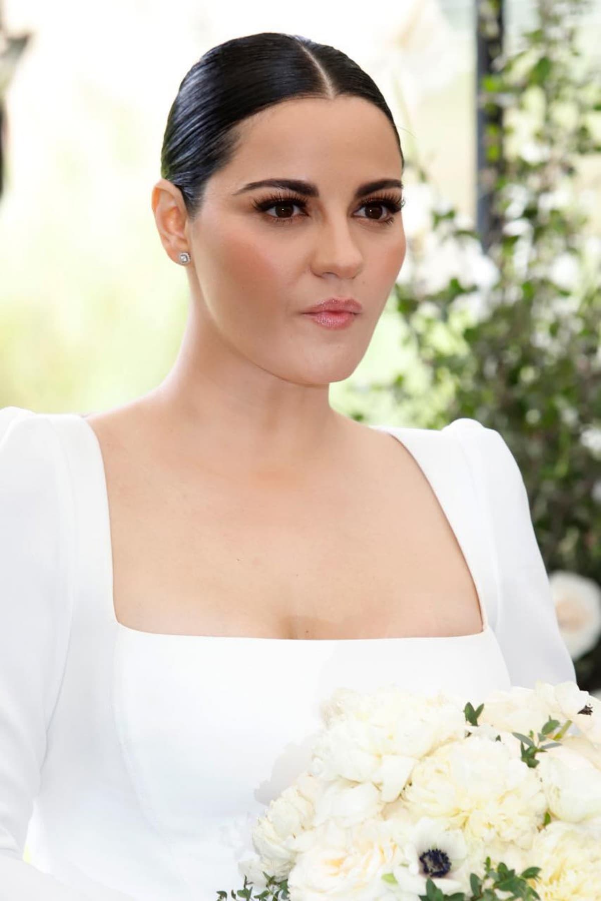 Mamá de Maite Perroni impacta en boda de su hija por ser su clon.