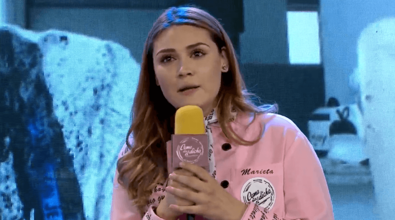 Brisa Carrillo en la conferencia de prensa de la temporada 11 de Como dice el dicho