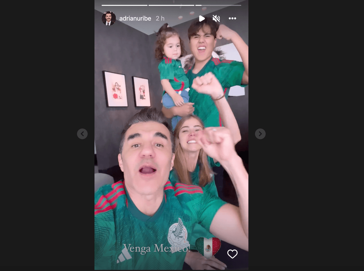 Adrián Uribe stories