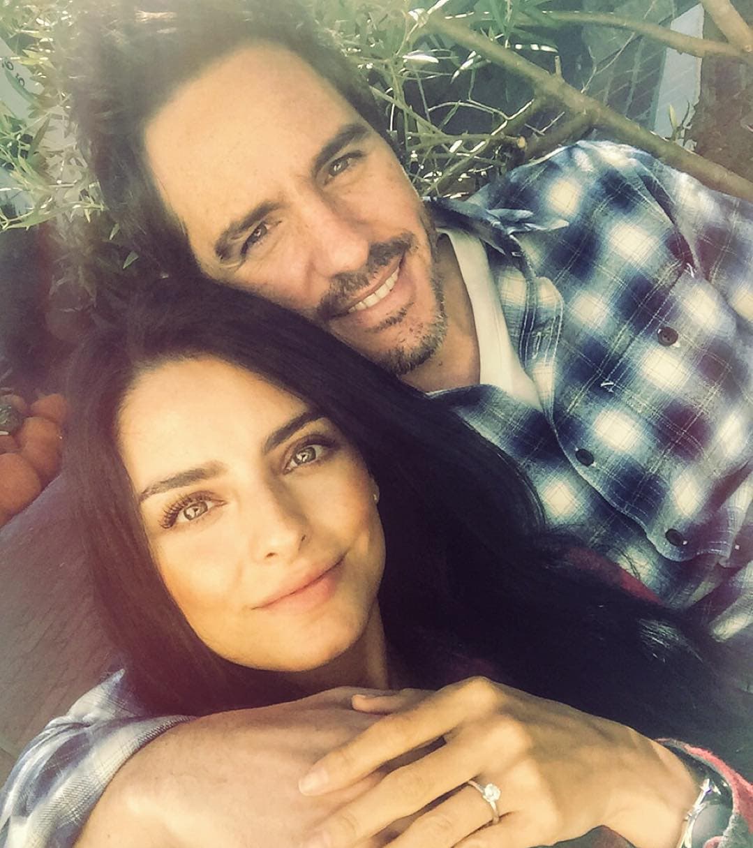 Aislinn Derbez destacó que la terapia fue su mejor arma para salir adelante, porque pudo comprender que los problemas venían desde su infancia y comenzó a trabajarlos, haciendo un cambio radical a su vida.