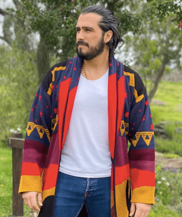 Pero además del trabajo, Tovar también disfruta de viajar, estar al aire libre y convivir con su mascota, como se puede observar en su cuenta oficial de Instagram.
