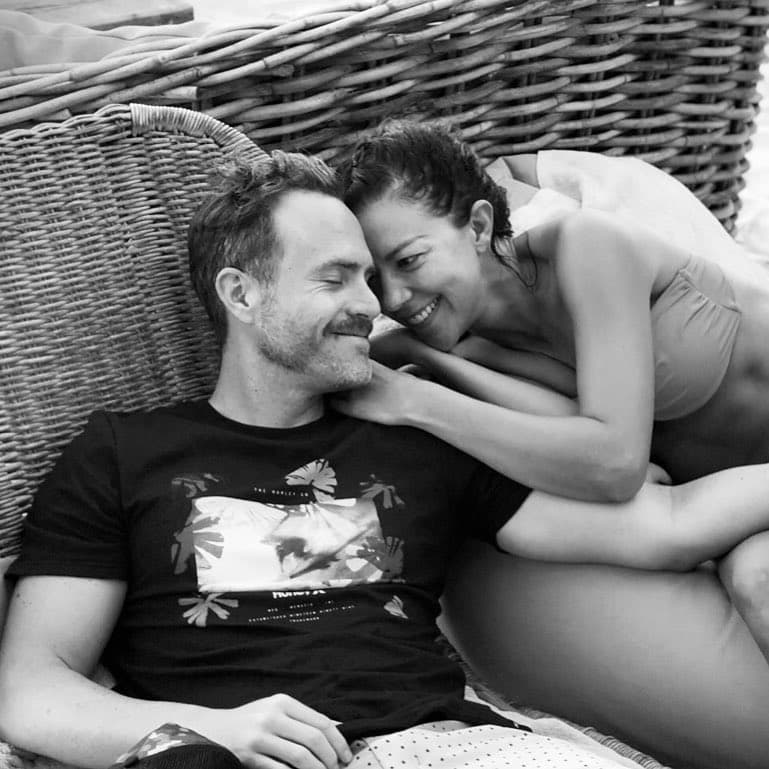 Tremenda noticia la que compartieron Fernanda Castillo y Erik Hayser en redes sociales, donde anunciaron que están a la espera de su primer bebé.
