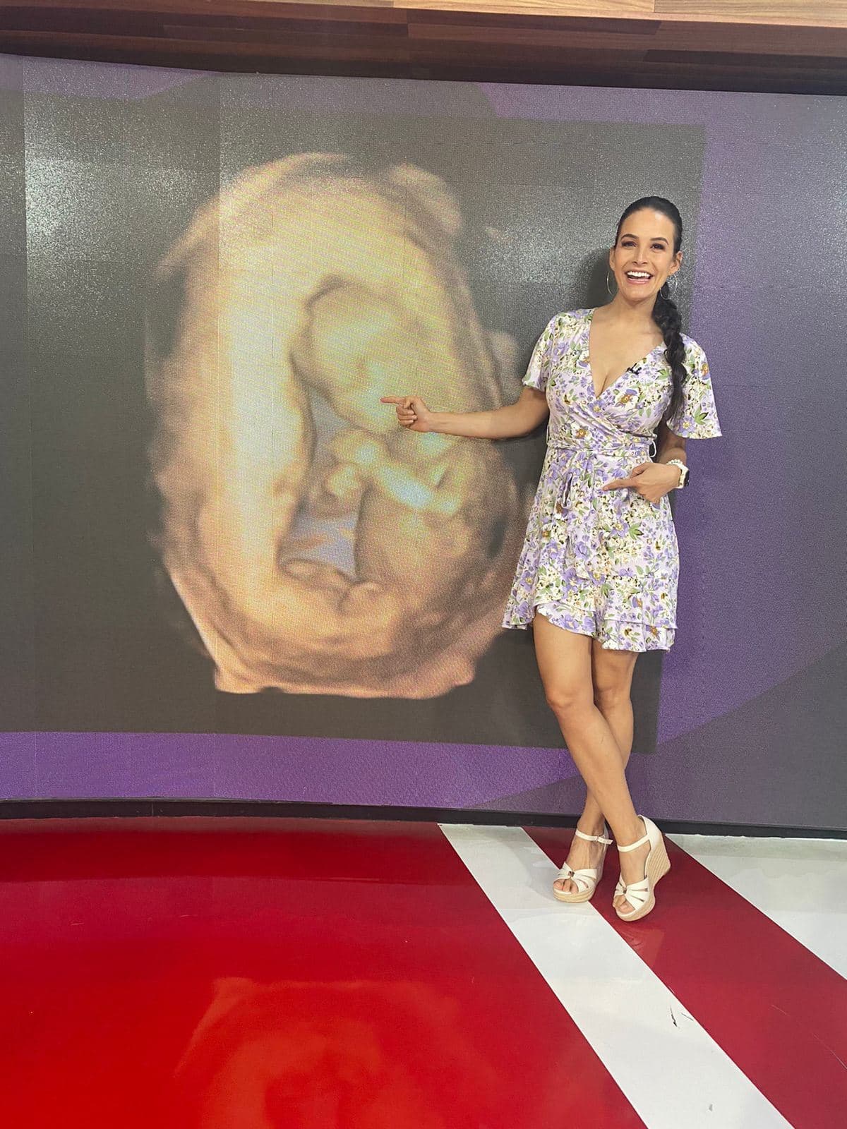 La conductora se dijo emocionada de convertirse en mamá