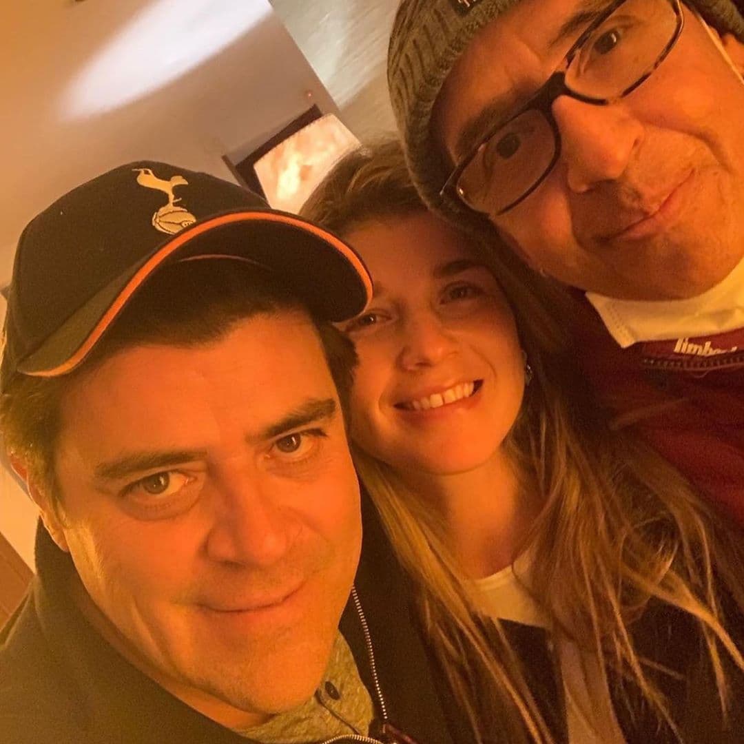 “Grandes amigos compartiendo el Super Bowl en casa, mi primera reunión del años gracias a Dios”, compartió en Instagram.