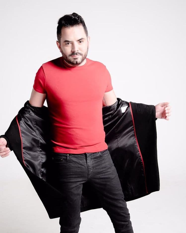 José Eduardo Derbez también compartió un mensaje en honor a su cumpleaños y detalló: “Qué emoción festejar un cumpleaños más! ¡Último año de mis veintisiempre! Muy agradecido y feliz”.