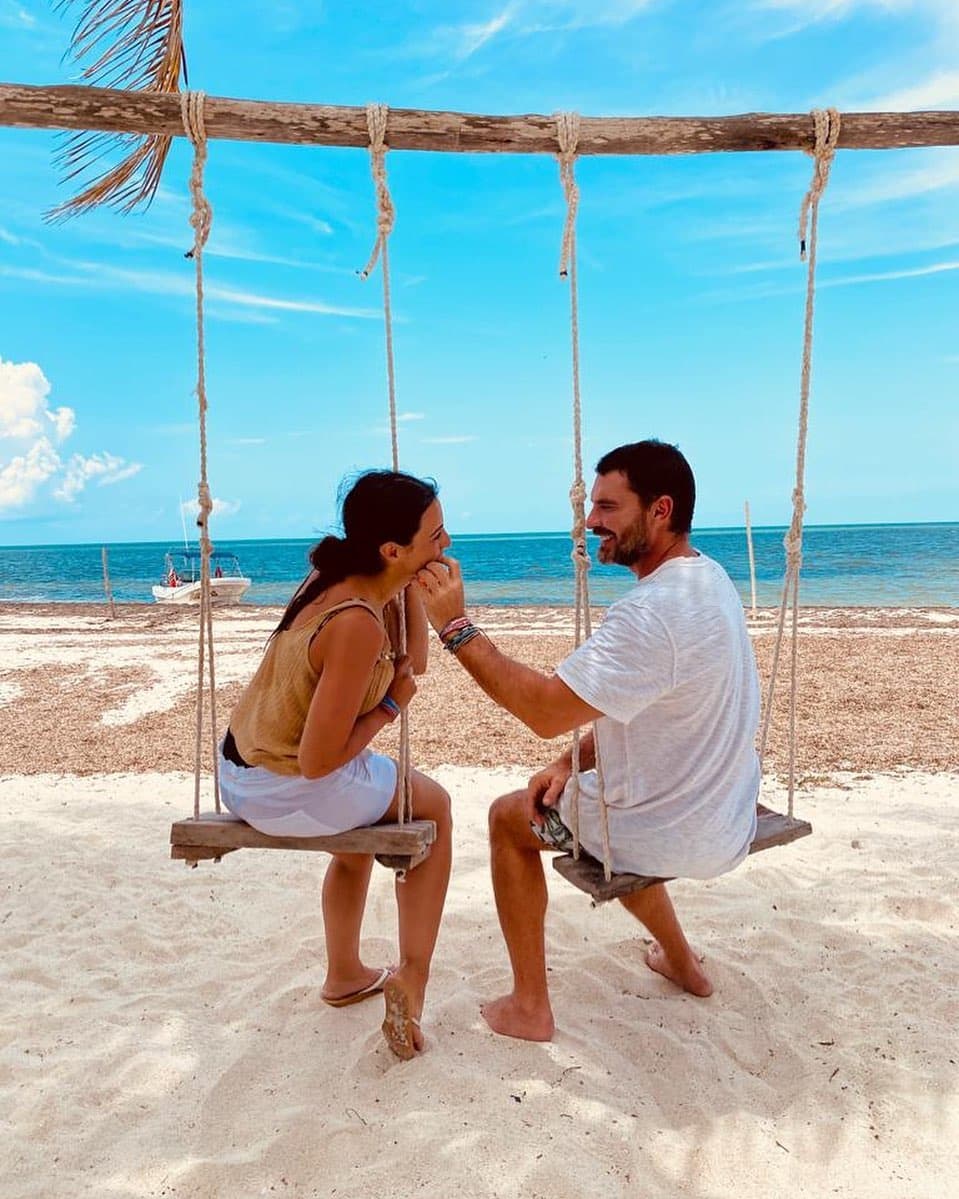 “‘A ver cuánto duran’ me dicen y yo me pongo a pensar... (risas) ni nosotros lo sabemos. Que dure lo que tenga que durar, que fluya hasta donde tenga que fluir, supongo que como cualquier relación, pública o privada ¿no?”, agregó.