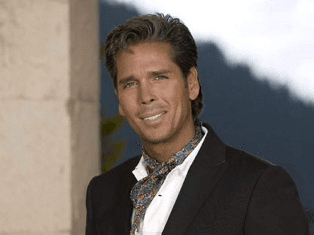Roberto Palazuelos cuida a su hijo de las redes sociales