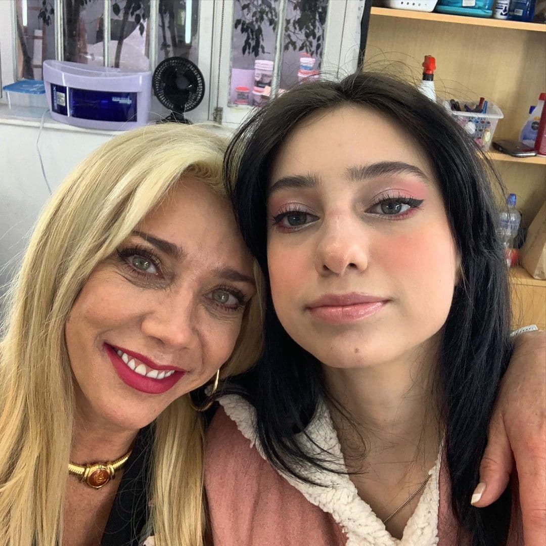 Cynthia Klitbo confiesa la fuerte súplica que hizo a la Virgen antes de ser mamá