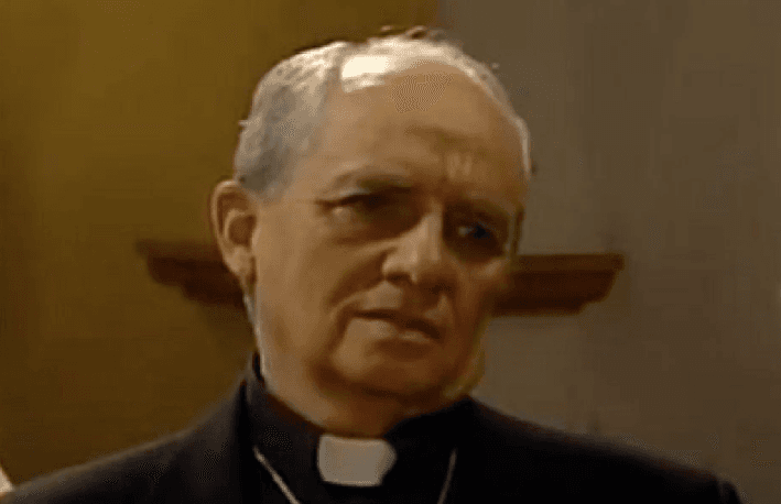 Julio Monterde fue el 'Arzobispo' en esta telenovela de Carla Estrada. El actor murió el 15 de diciembre de 2006, a los 78 años de edad, en la Ciudad de México.