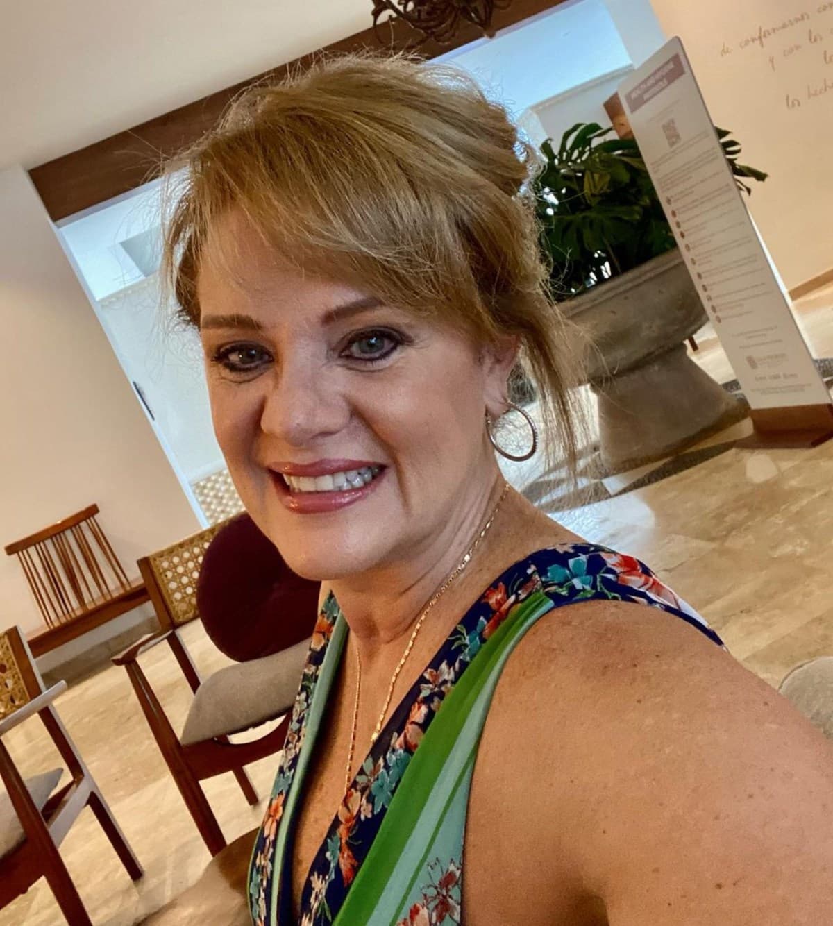 Erika Buenfil publica foto del pasado y afirman que luce irreconocible: ‘Tu hijo es idéntico a ti’