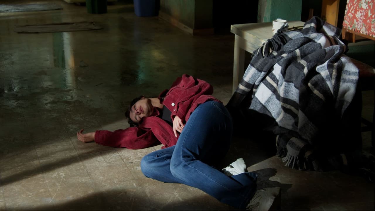 Valeria enferma y Arturo llega a rescatarla